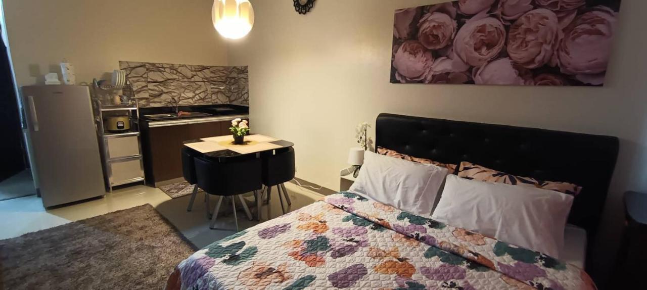 Katliza Condotel Kassel Residences Paranaque City Exteriör bild